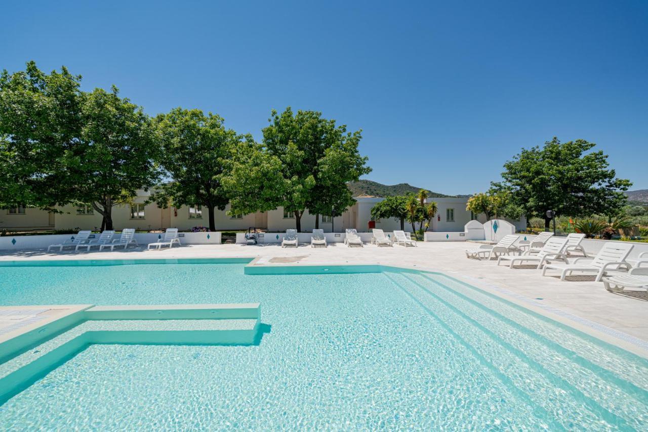 סאן תאודורו Hotel Le Mimose מראה חיצוני תמונה