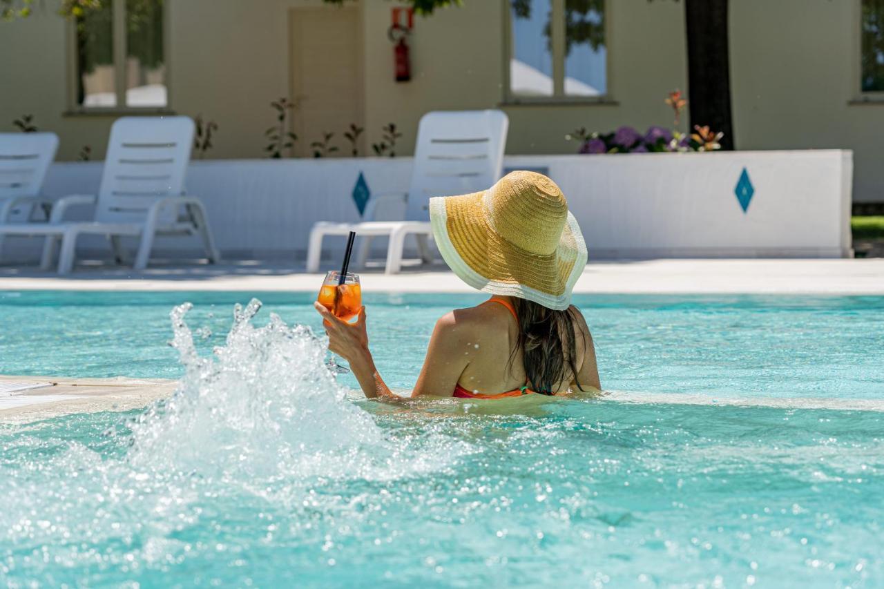סאן תאודורו Hotel Le Mimose מראה חיצוני תמונה
