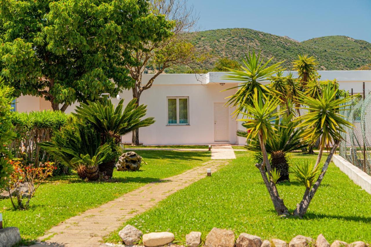 סאן תאודורו Hotel Le Mimose מראה חיצוני תמונה
