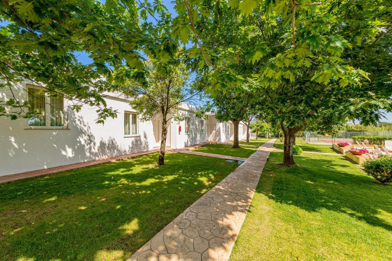 סאן תאודורו Hotel Le Mimose מראה חיצוני תמונה